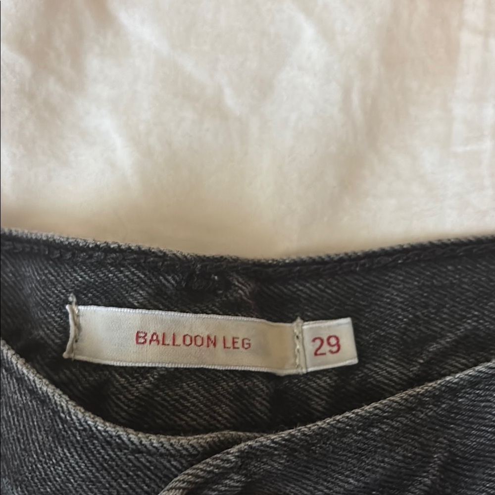 Levis Classic Black womens Jeans - Picture 2 of 3